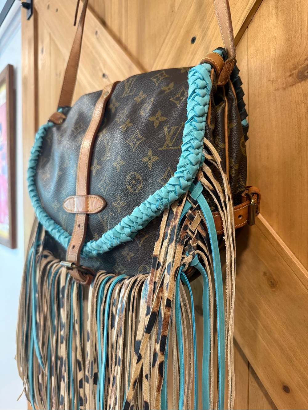 Louis Vuitton Saumur 30 Crossbody with Turquoise Trim and Leopard Fringe - Picture 6 of 16